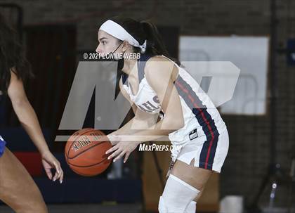 Thumbnail 2 in Maria Regina @ Kennedy Catholic photogallery.