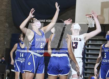 Thumbnail 3 in Maria Regina @ Kennedy Catholic photogallery.