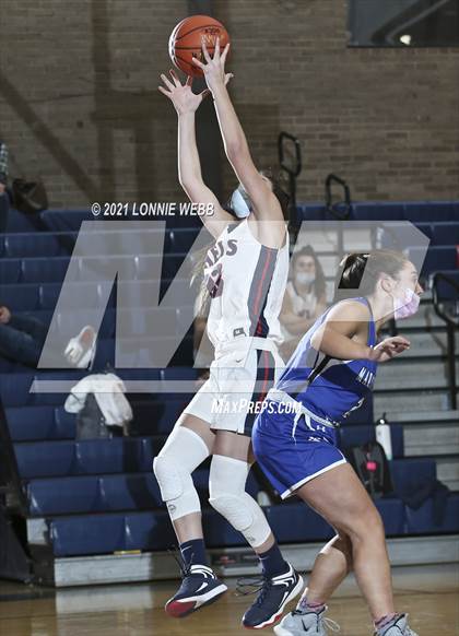 Thumbnail 3 in Maria Regina @ Kennedy Catholic photogallery.