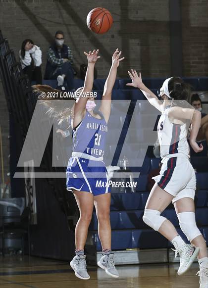Thumbnail 2 in Maria Regina @ Kennedy Catholic photogallery.