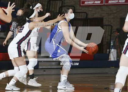 Thumbnail 3 in Maria Regina @ Kennedy Catholic photogallery.