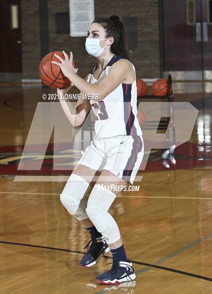 Thumbnail 3 in Maria Regina @ Kennedy Catholic photogallery.