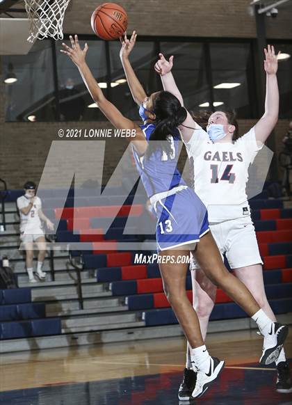 Thumbnail 2 in Maria Regina @ Kennedy Catholic photogallery.