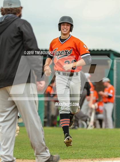 Thumbnail 3 in Lakewood vs. Legend (CHSAA Class 5A Regional Playoff) photogallery.