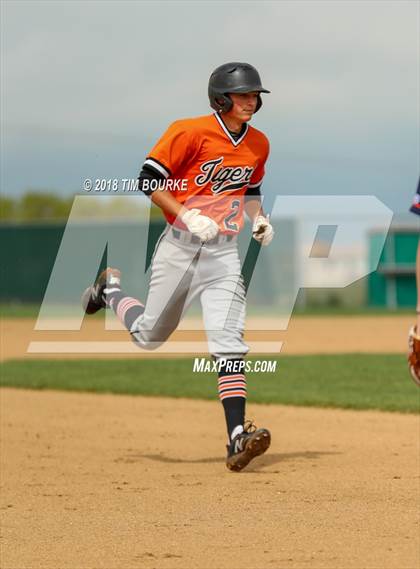 Thumbnail 2 in Lakewood vs. Legend (CHSAA Class 5A Regional Playoff) photogallery.