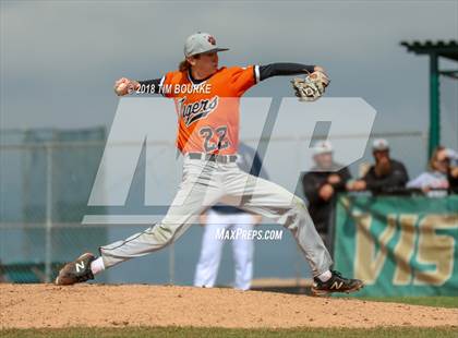 Thumbnail 2 in Lakewood vs. Legend (CHSAA Class 5A Regional Playoff) photogallery.