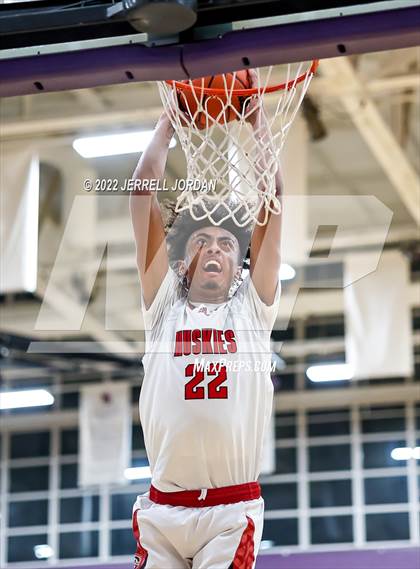 Thumbnail 2 in Centennial vs Millbrook (John Wall Holiday Invitational) photogallery.