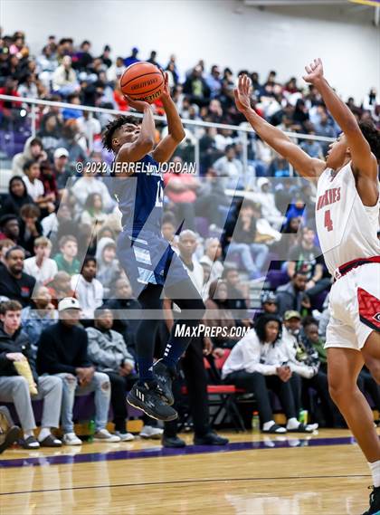 Thumbnail 2 in Centennial vs Millbrook (John Wall Holiday Invitational) photogallery.
