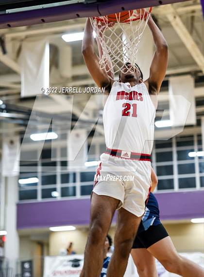 Thumbnail 2 in Centennial vs Millbrook (John Wall Holiday Invitational) photogallery.