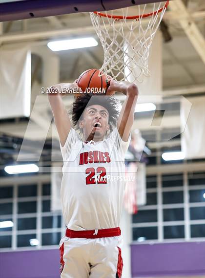 Thumbnail 3 in Centennial vs Millbrook (John Wall Holiday Invitational) photogallery.