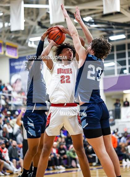 Thumbnail 2 in Centennial vs Millbrook (John Wall Holiday Invitational) photogallery.