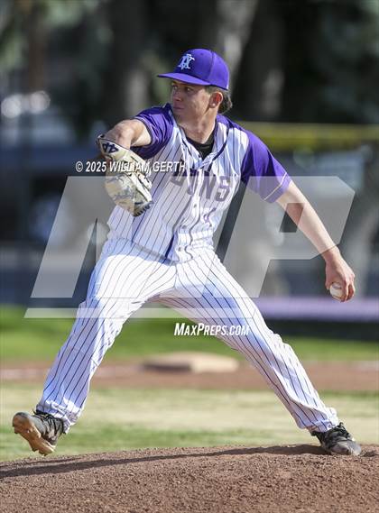 Thumbnail 1 in Arroyo @ Amador Valley photogallery.