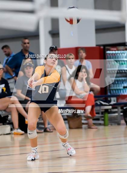 Thumbnail 2 in Lake Highland Prep vs Oak Ridge (Nike Tournament of Champions) photogallery.