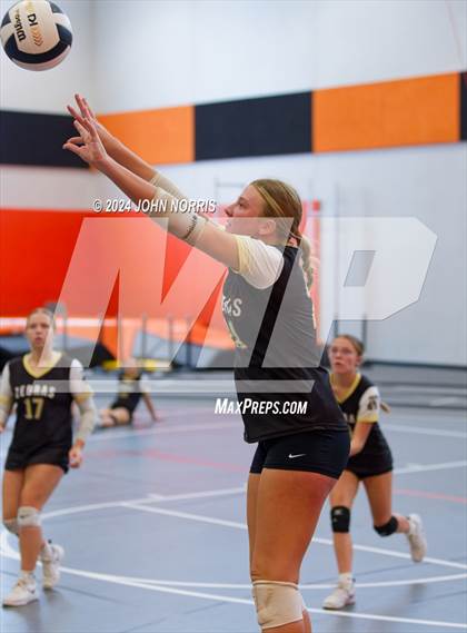 Thumbnail 1 in Rochester vs. Leo (Warsaw Invite) photogallery.