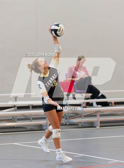 Thumbnail 2 in Rochester vs. Leo (Warsaw Invite) photogallery.