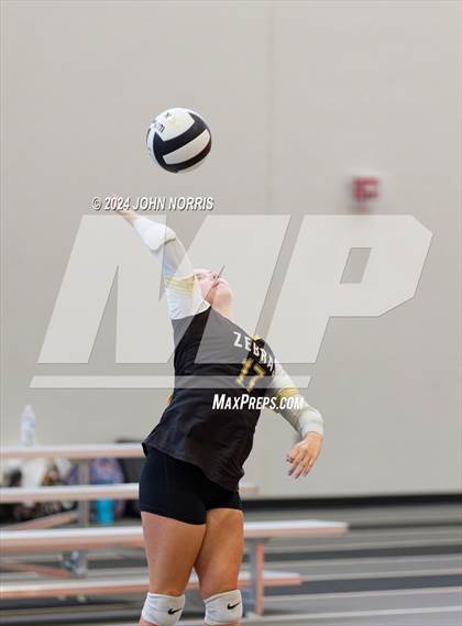 Thumbnail 3 in Rochester vs. Leo (Warsaw Invite) photogallery.