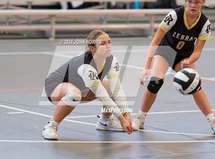 Thumbnail 2 in Rochester vs. Leo (Warsaw Invite) photogallery.