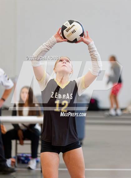 Thumbnail 1 in Rochester vs. Leo (Warsaw Invite) photogallery.