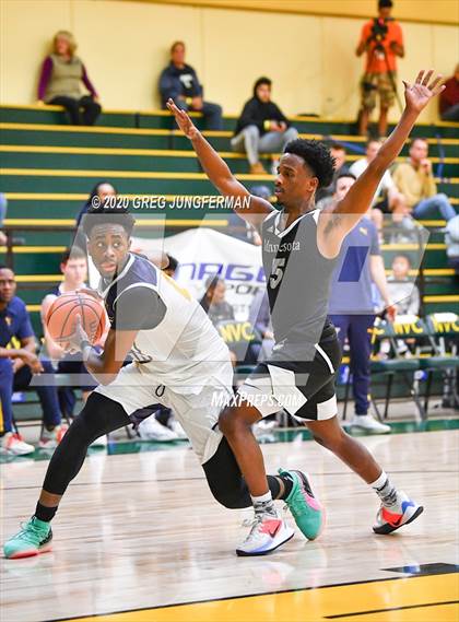 Thumbnail 3 in Minnesota Prep Academy vs Dream City Christian (The Grind Sessions) photogallery.
