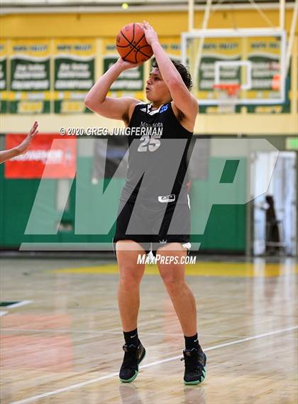 Thumbnail 2 in Minnesota Prep Academy vs Dream City Christian (The Grind Sessions) photogallery.
