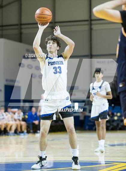 Thumbnail 2 in Pioneer vs Soquel (Santa Cruz Warriors NorCal Invitational) photogallery.