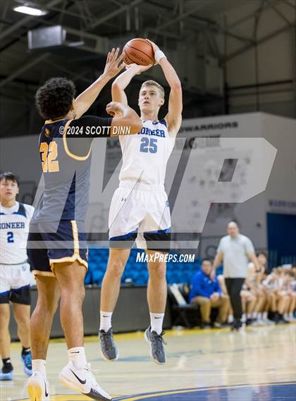 Thumbnail 2 in Pioneer vs Soquel (Santa Cruz Warriors NorCal Invitational) photogallery.