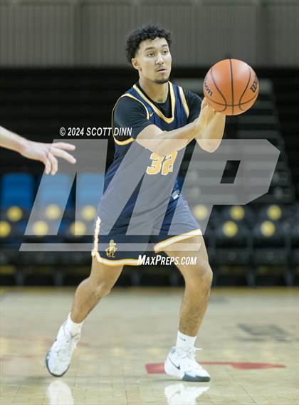 Thumbnail 2 in Pioneer vs Soquel (Santa Cruz Warriors NorCal Invitational) photogallery.