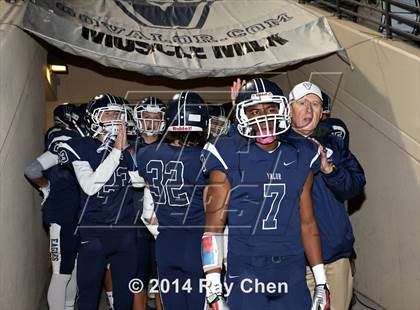 Thumbnail 3 in Mountain Vista @ Valor Christian (CHSAA 5A Playoff 2nd Round) photogallery.