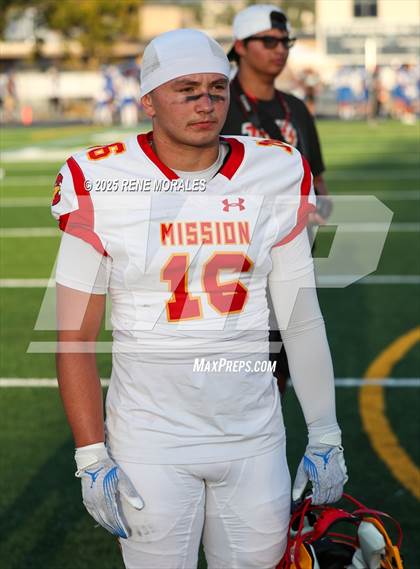 Thumbnail 2 in Mission Viejo @ Santa Margarita (MaxPreps Game of the Week) photogallery.
