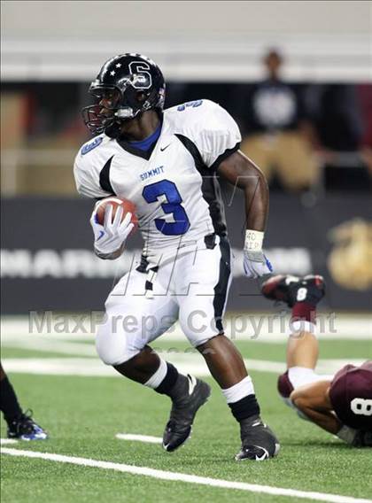 Thumbnail 1 in Summit vs. Mansfield Timberview (Kirk Herbstreit Varsity Football Series) photogallery.