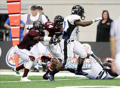 Thumbnail 1 in Summit vs. Mansfield Timberview (Kirk Herbstreit Varsity Football Series) photogallery.