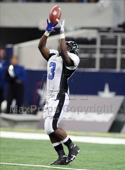 Thumbnail 1 in Summit vs. Mansfield Timberview (Kirk Herbstreit Varsity Football Series) photogallery.