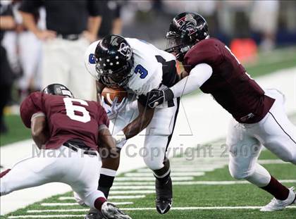 Thumbnail 2 in Summit vs. Mansfield Timberview (Kirk Herbstreit Varsity Football Series) photogallery.