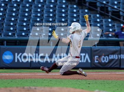 Thumbnail 1 in Collinsville vs. Centerville (UIL 2A Baseball Semifinal) photogallery.