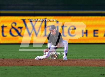 Thumbnail 3 in Collinsville vs. Centerville (UIL 2A Baseball Semifinal) photogallery.