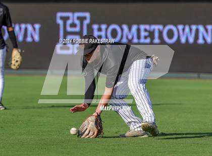 Thumbnail 1 in Collinsville vs. Centerville (UIL 2A Baseball Semifinal) photogallery.