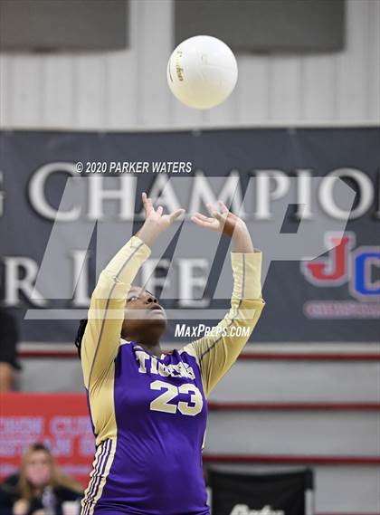 Thumbnail 3 in Hahnville @ John Curtis (Junior Varsity) photogallery.
