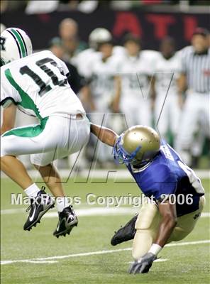 Thumbnail 2 in McEachern vs. Roswell (Kickoff Classic) photogallery.