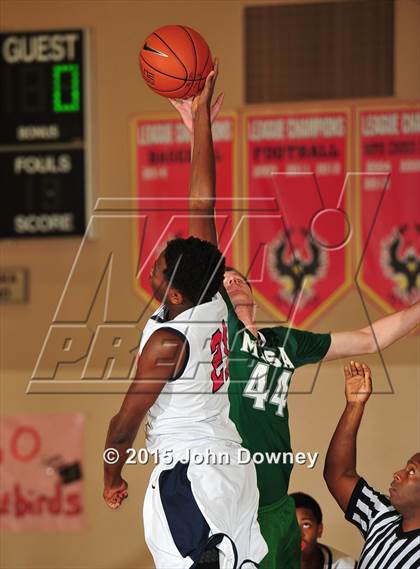 Thumbnail 3 in Leuzinger vs. Murrieta Mesa (MaxPreps Holiday Classic) photogallery.