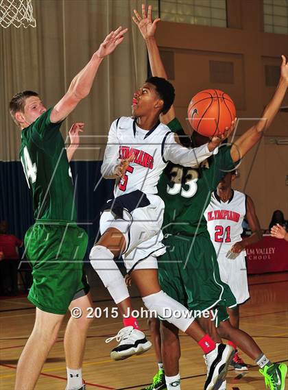 Thumbnail 2 in Leuzinger vs. Murrieta Mesa (MaxPreps Holiday Classic) photogallery.