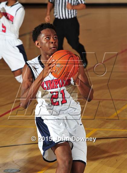 Thumbnail 3 in Leuzinger vs. Murrieta Mesa (MaxPreps Holiday Classic) photogallery.