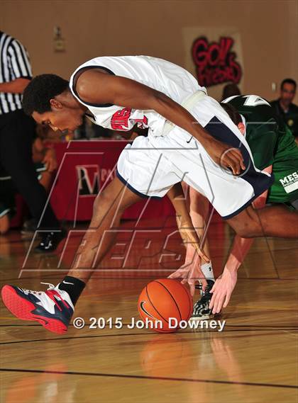 Thumbnail 1 in Leuzinger vs. Murrieta Mesa (MaxPreps Holiday Classic) photogallery.