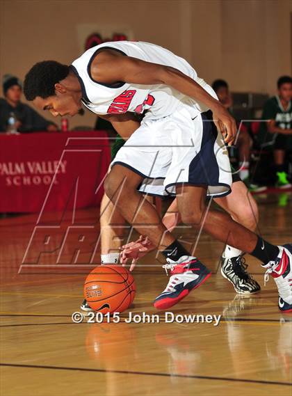 Thumbnail 3 in Leuzinger vs. Murrieta Mesa (MaxPreps Holiday Classic) photogallery.