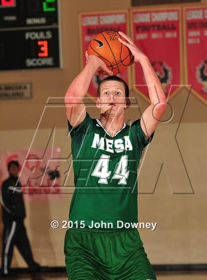 Thumbnail 1 in Leuzinger vs. Murrieta Mesa (MaxPreps Holiday Classic) photogallery.