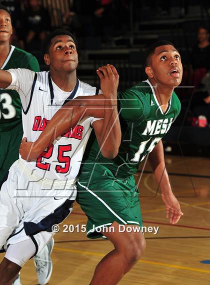 Thumbnail 3 in Leuzinger vs. Murrieta Mesa (MaxPreps Holiday Classic) photogallery.