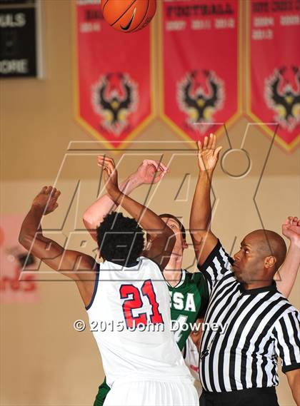 Thumbnail 1 in Leuzinger vs. Murrieta Mesa (MaxPreps Holiday Classic) photogallery.