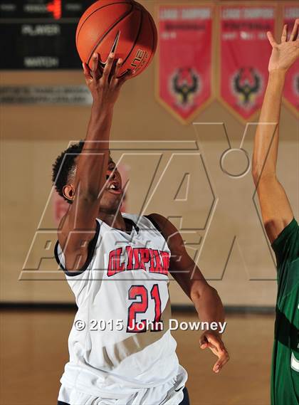 Thumbnail 1 in Leuzinger vs. Murrieta Mesa (MaxPreps Holiday Classic) photogallery.
