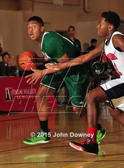 Thumbnail 3 in Leuzinger vs. Murrieta Mesa (MaxPreps Holiday Classic) photogallery.
