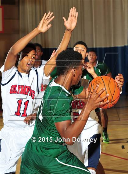 Thumbnail 1 in Leuzinger vs. Murrieta Mesa (MaxPreps Holiday Classic) photogallery.