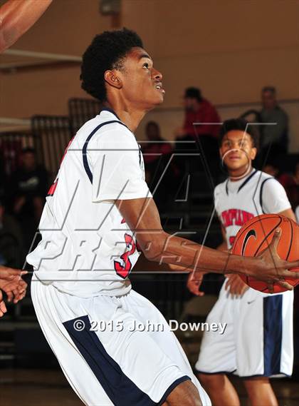 Thumbnail 1 in Leuzinger vs. Murrieta Mesa (MaxPreps Holiday Classic) photogallery.